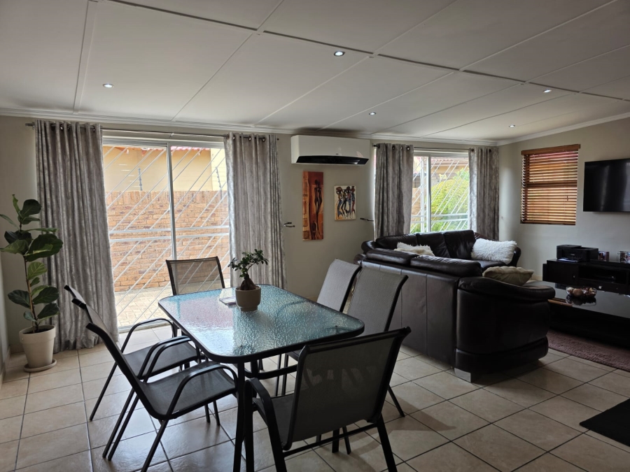 3 Bedroom Property for Sale in Carters Glen Northern Cape